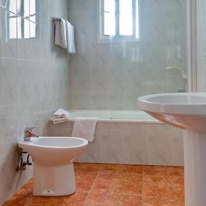 Habitación Básica con 2 Camas Individuales
